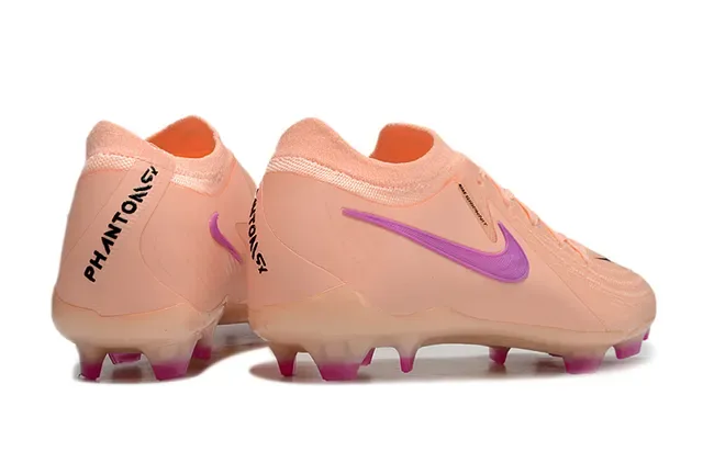 نيكي Phantom GT Gripknit Peach and Pink Firm-Ground أحذية كرة القدم 5
