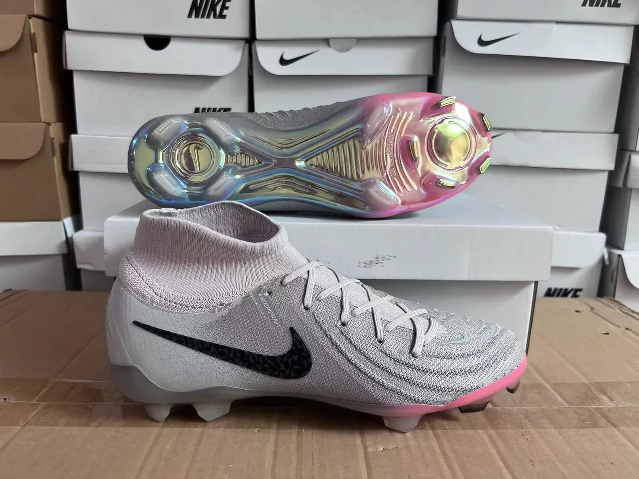 Nike Phantom GT Iridescent Gray Chaussures de football sol ferme 5