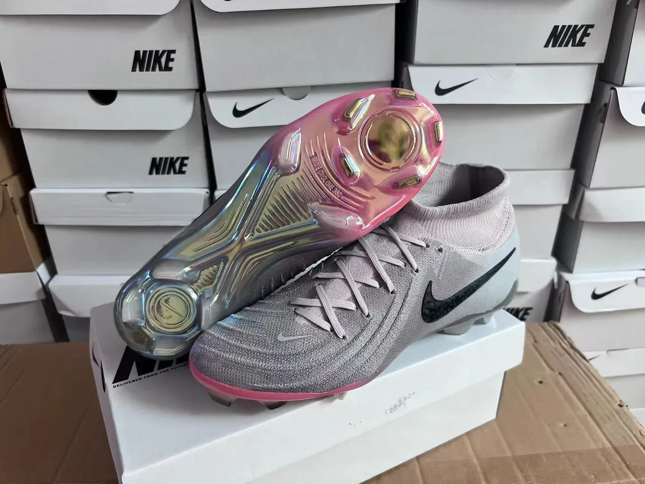 Nike Phantom GT Iridescent Gray Chaussures de football sol ferme 6