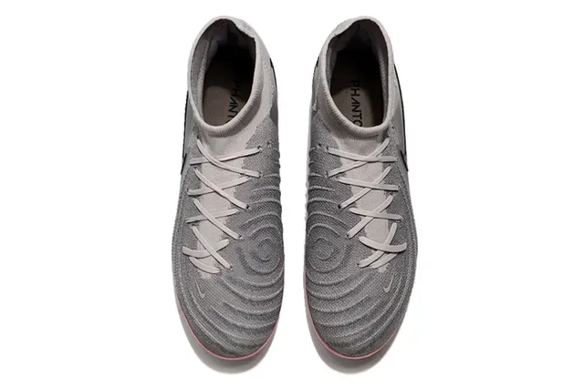 Nike Phantom GT Iridescent Gray Chaussures de football sol ferme 11