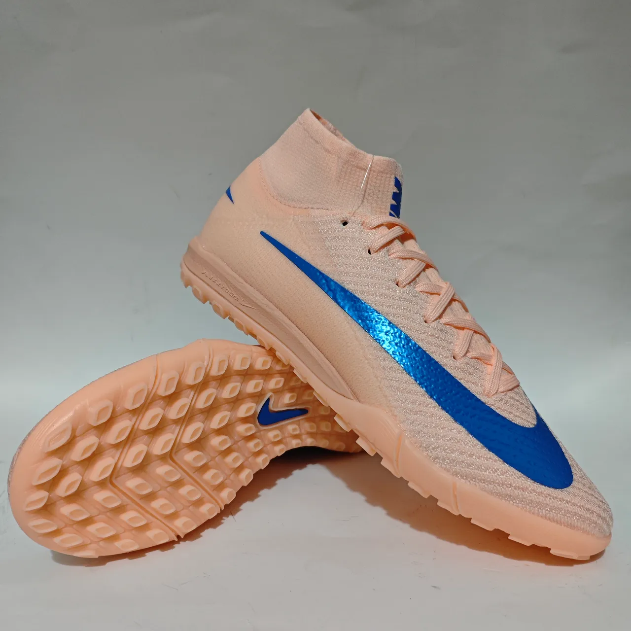 Nike Phantom GT Chaussures de football turf orange et bleu avec upper en knit sock-fit, high-top ankle collar 11