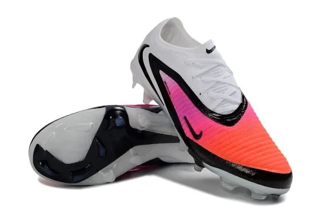 Nike Phantom GT Chaussures de football blanc rose, empiege knit coupe basse, overlay asimétrique noir, terrain ferme 3