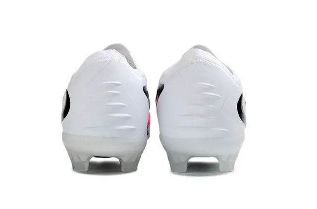 Nike Phantom GT Chaussures de football blanc rose, empiege knit coupe basse, overlay asimétrique noir, terrain ferme 4