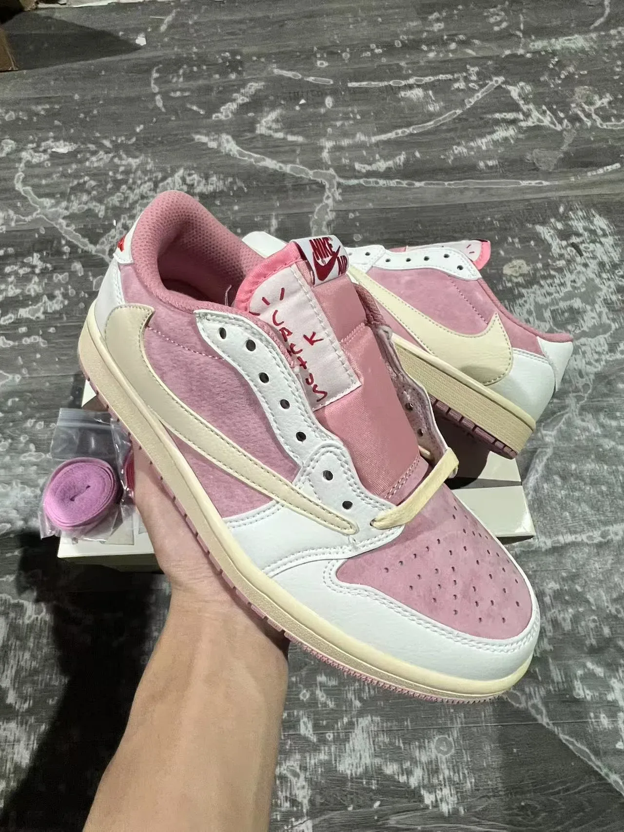 Nike Pink Beige Low-Top Mixed-Material Sneakers 2