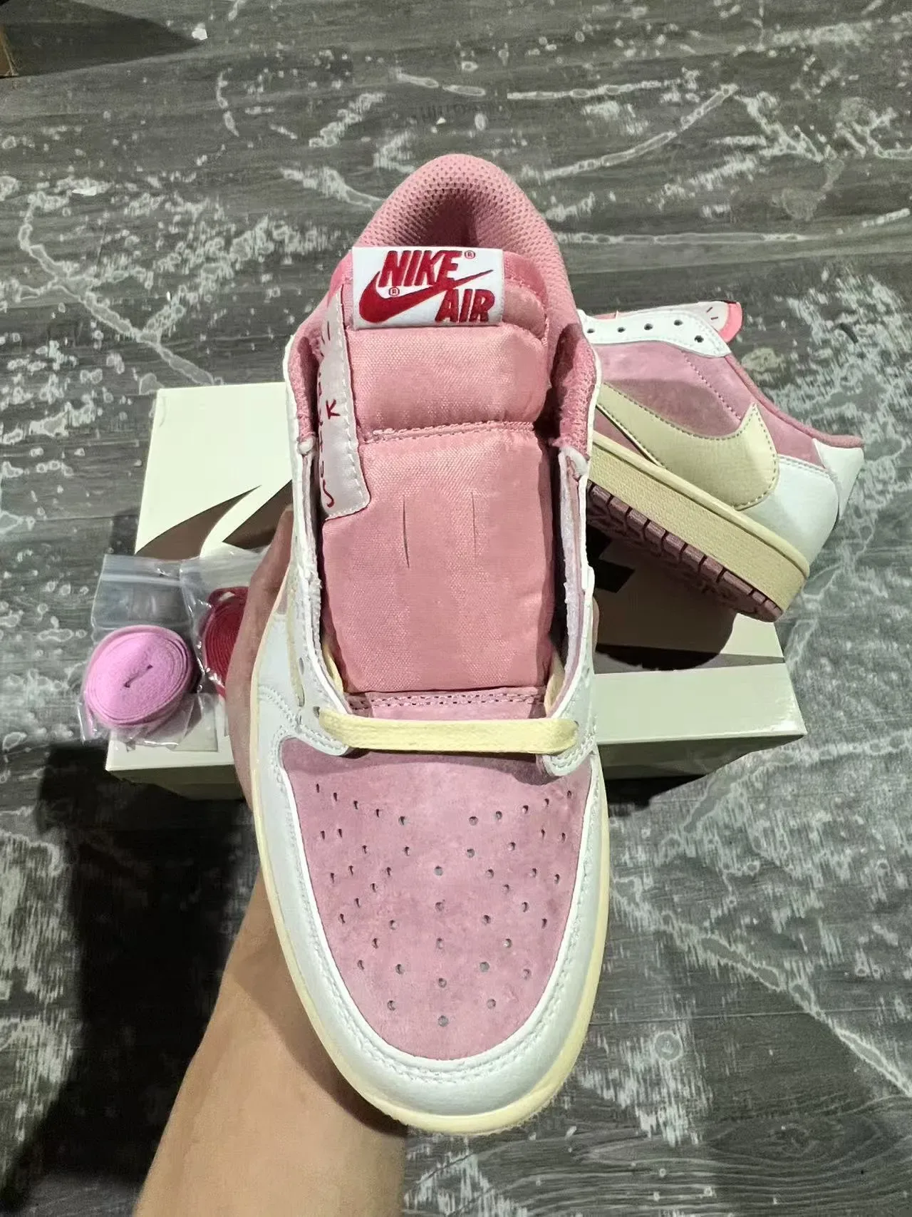 Nike Pink Beige Low-Top Mixed-Material Sneakers 3