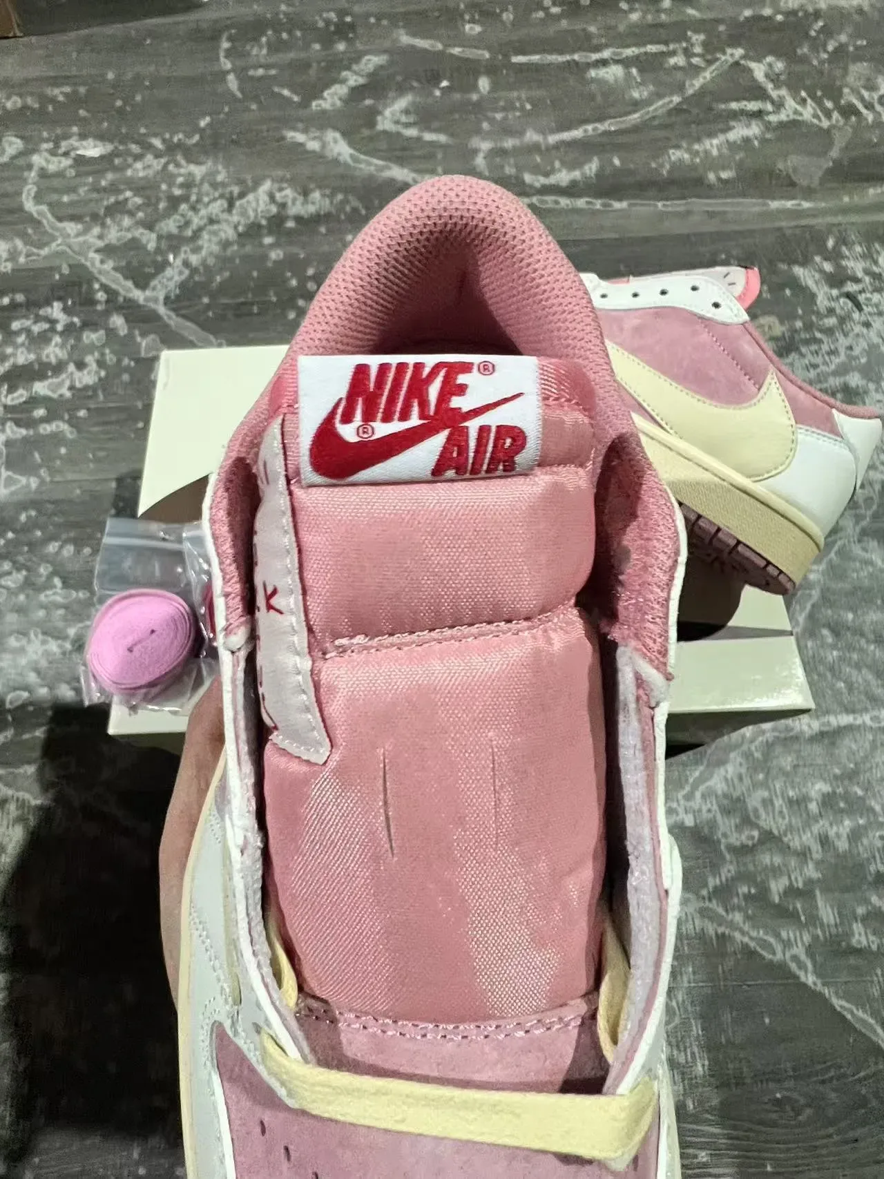Nike Pink Beige Low-Top Mixed-Material Sneakers 4