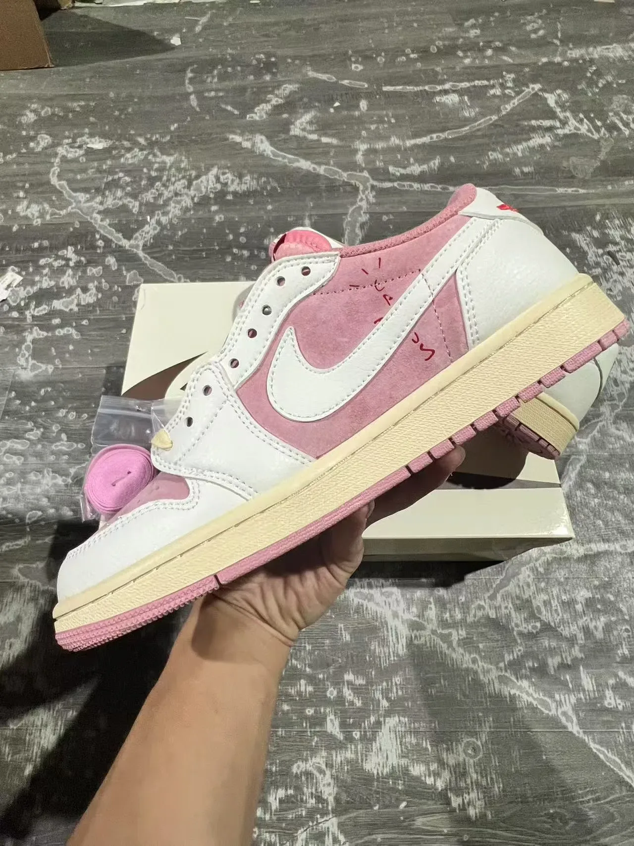 Nike Pink Beige Low-Top Mixed-Material Sneakers 5