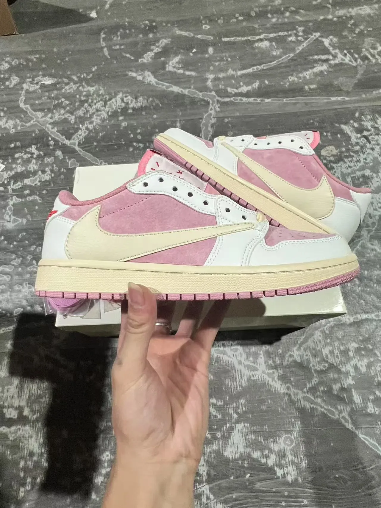 Nike Pink Beige Low-Top Mixed-Material Sneakers 7