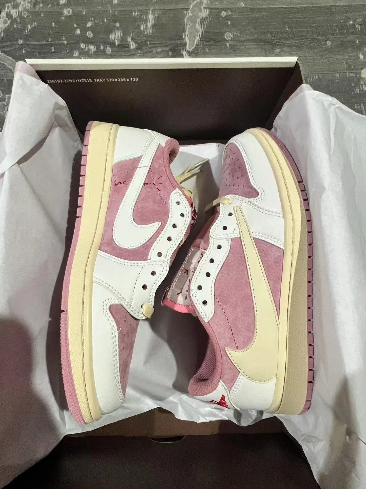 Nike Pink Beige Low-Top Mixed-Material Sneakers 9