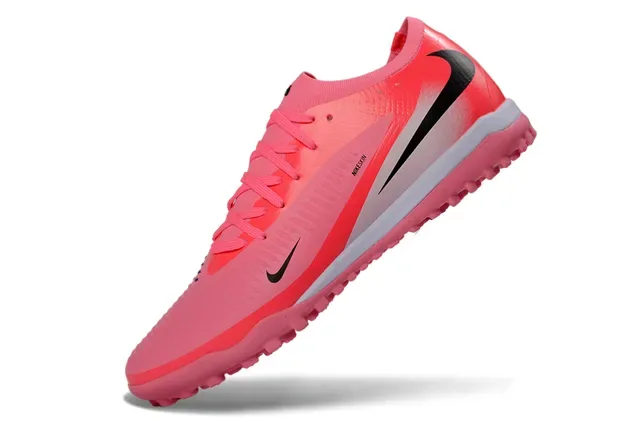 Nike Sapatos de futebol turf sintéticos texturizados de baixo corte superior em rosa e preto 3