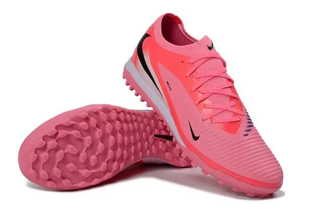 Nike Sapatos de futebol turf sintéticos texturizados de baixo corte superior em rosa e preto 4