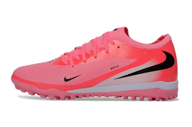 Nike Sapatos de futebol turf sintéticos texturizados de baixo corte superior em rosa e preto 7