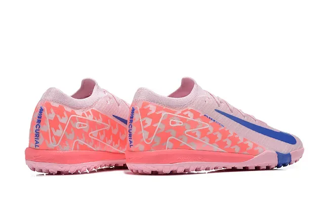 Nike Zapatos de Fútbol Turf Upper de Tejido Bajo en Rosa y Azul 2