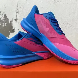 Nike Precision गुलाबी और नीली जीवनशैली स्नीकर