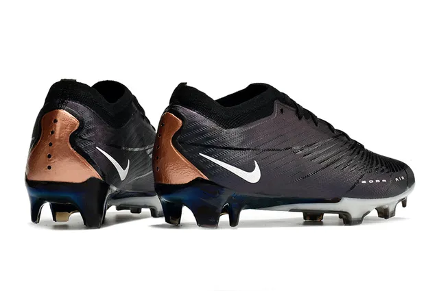 Nike Zapatos de fútbol púrpura y negro de bajo con upper de knit y cuello de ajuste sock-fit para terreno firme 7