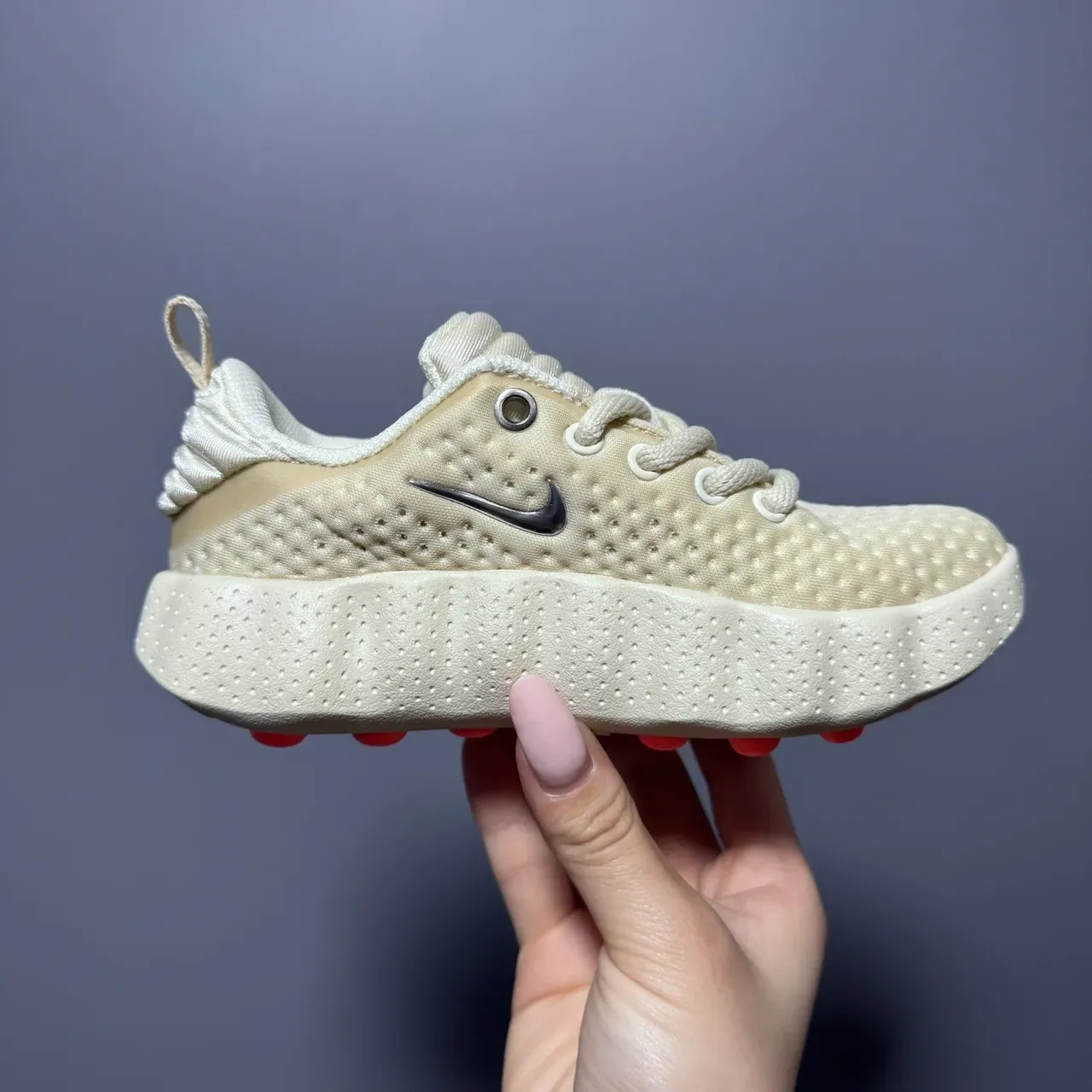 Nike Sneakers Lifestyle Violet Gris Maille Perforée Partie Supérieure Sculptée Ondulée Semelle Médiane 10