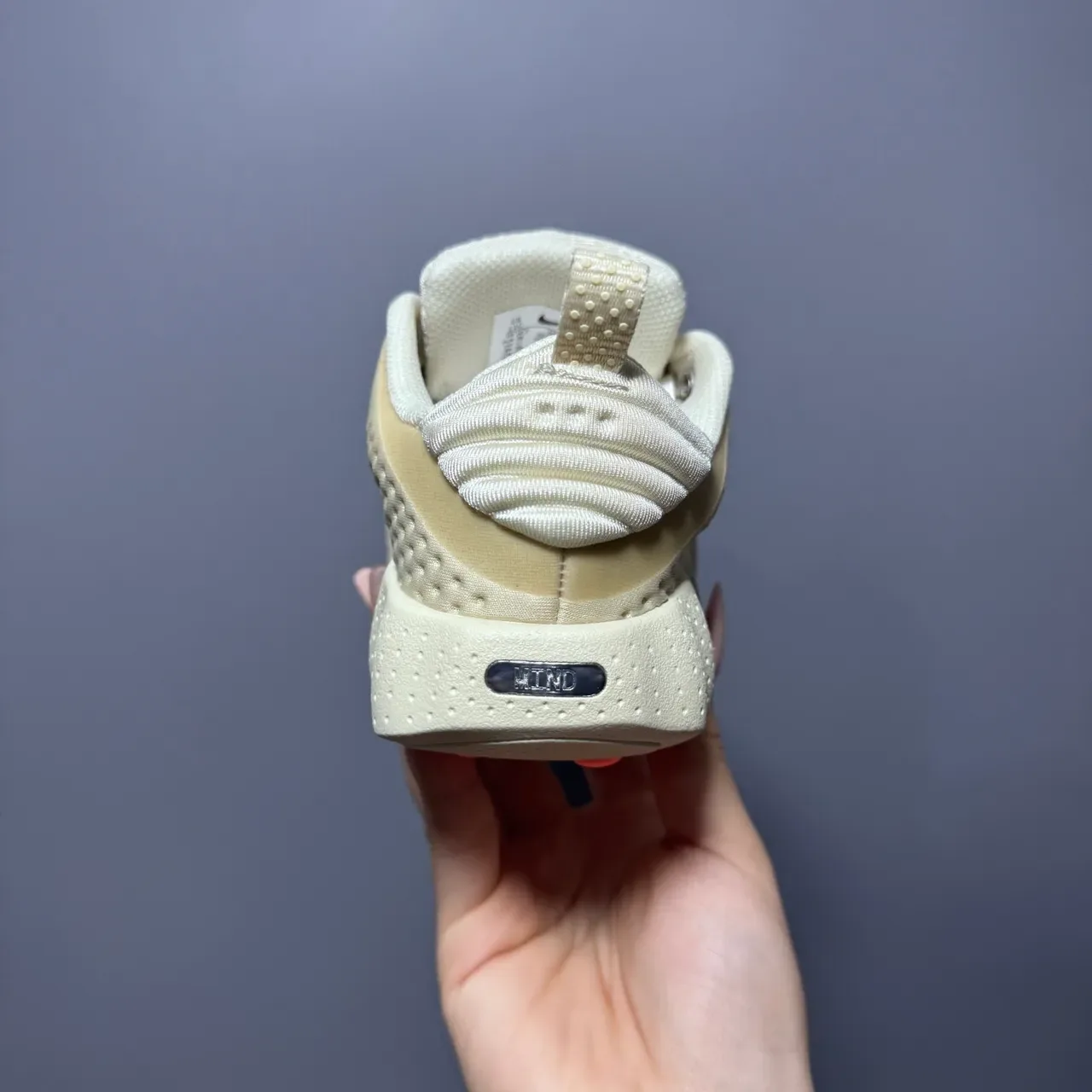 Nike Sneakers Lifestyle Violet Gris Maille Perforée Partie Supérieure Sculptée Ondulée Semelle Médiane 14