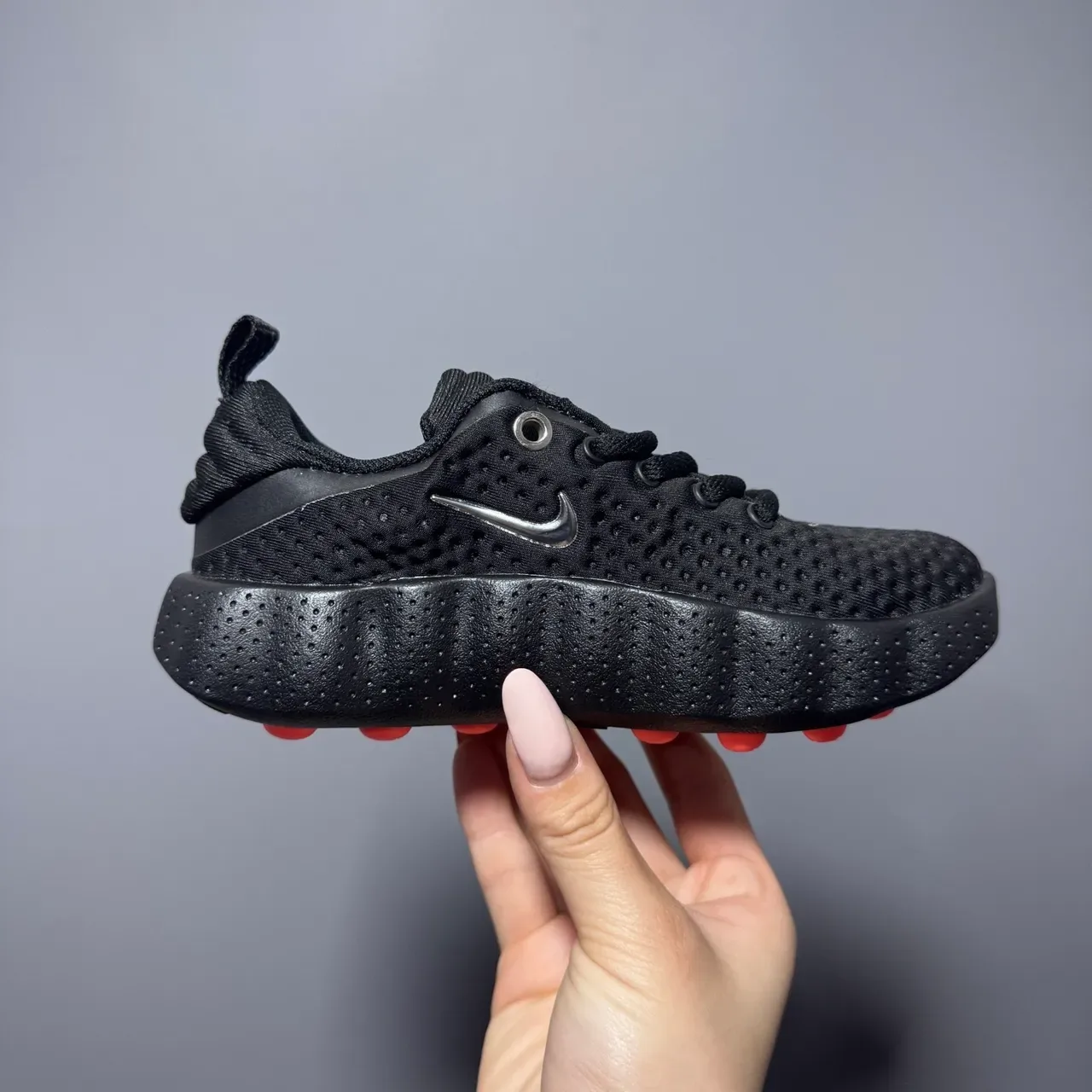 Nike Sneakers Lifestyle Violet Gris Maille Perforée Partie Supérieure Sculptée Ondulée Semelle Médiane 19