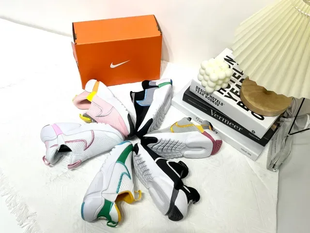 Nike React Phantom Slip-On Knit Lifestyle Sneakers 2