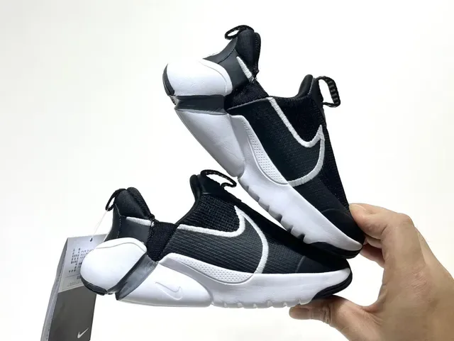 Nike React Phantom Slip-On Knit Lifestyle Sneakers 19