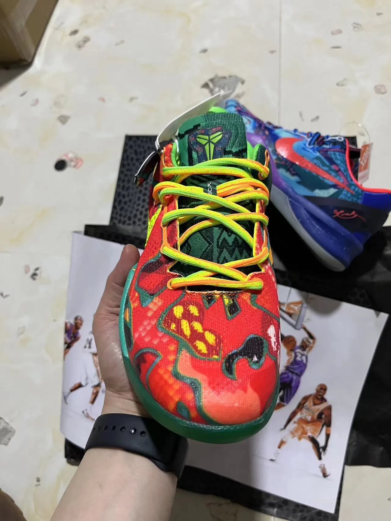 Nike Red Green Low-Top Silhouette Multicolor Graphic Textile Upper Basketball Shoes 3
