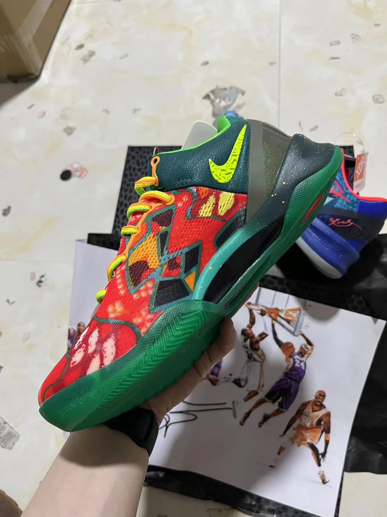 Nike Red Green Low-Top Silhouette Multicolor Graphic Textile Upper Basketball Shoes 4