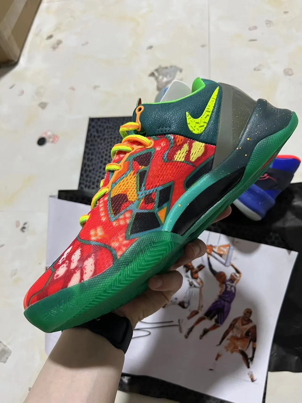 Nike Red Green Low-Top Silhouette Multicolor Graphic Textile Upper Basketball Shoes 6