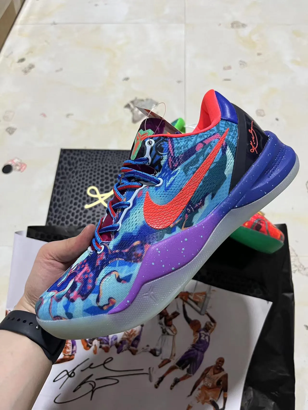 Nike Red Green Low-Top Silhouette Multicolor Graphic Textile Upper Basketball Shoes 8