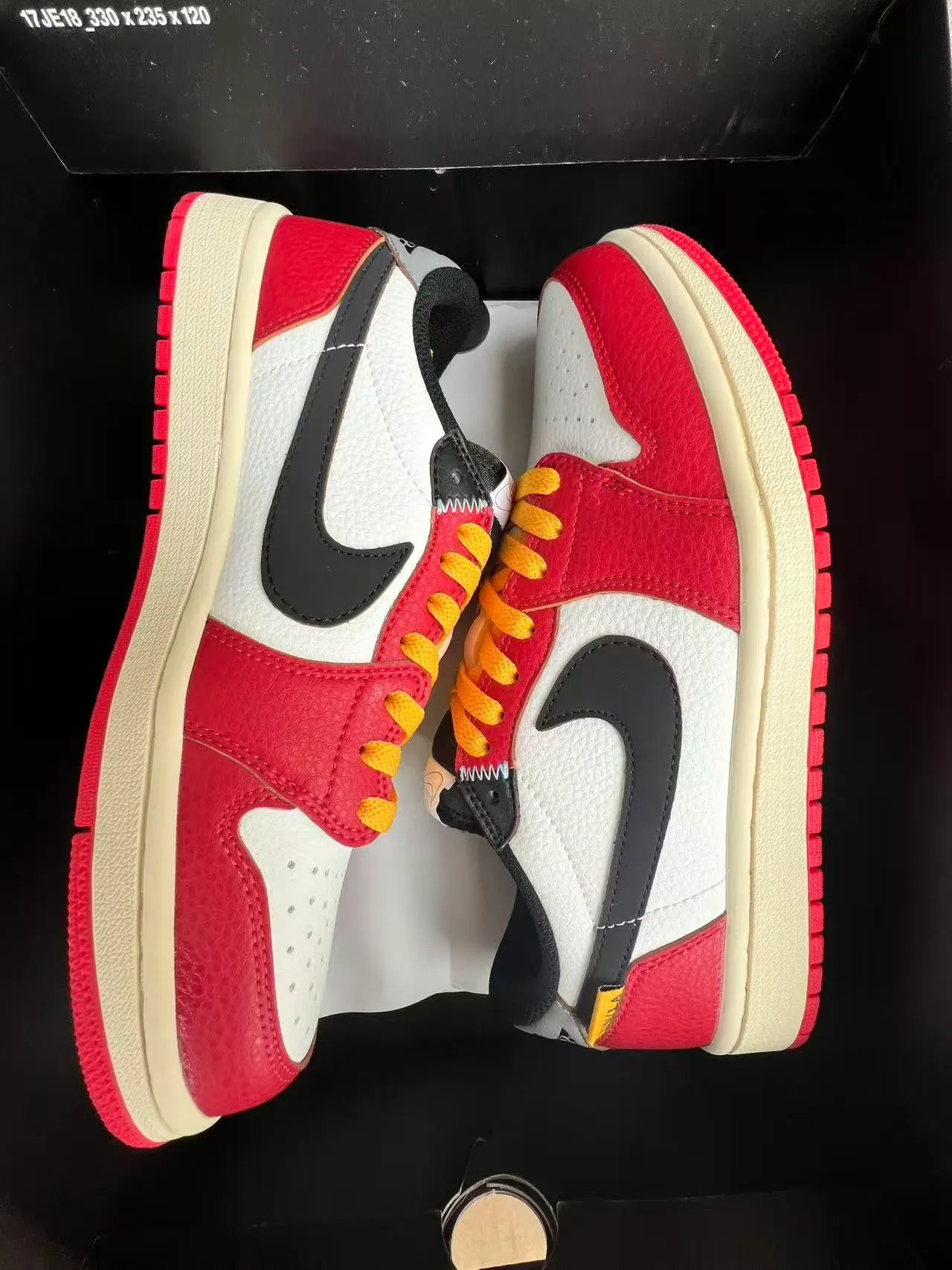 Nike Sneakers Lifestyle en Cuir à Panneaux Rouge et Blanc Low-Top 9