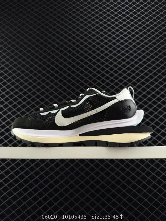 Nike sacai LDV Waffle Beige Red Double-Layered Mesh/suede Upper Lifestyle Sneakers 3