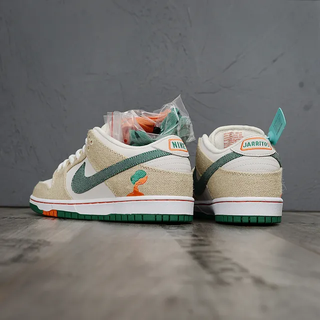 Nike SB Dunk Low Beige Green Canvas e couro superior texturizado Swoosh Tênis para skate 4