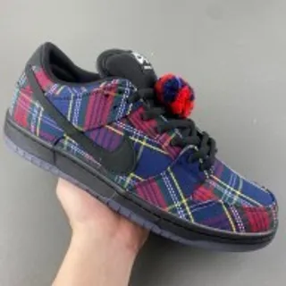 Nike SB Dunk Low Tartan Plaid Skateboard Shoes