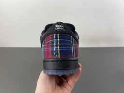 Nike SB Dunk Low Tartan Plaid Skateboard Shoes 4