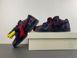Nike SB Dunk Low Tartan Plaid Skateboard Shoes 14