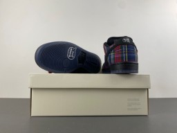 Nike SB Dunk Low Tartan Plaid Skateboard Shoes 16