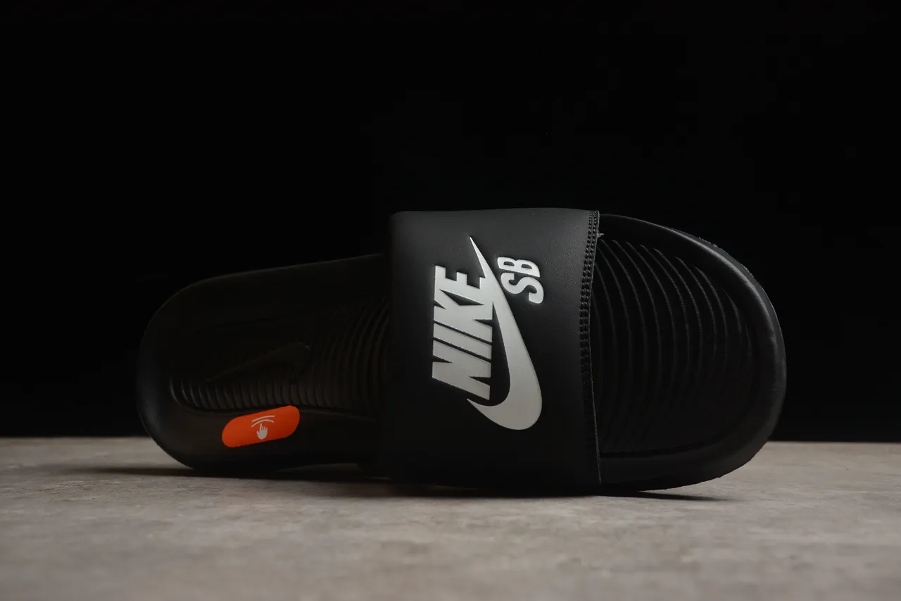 Nike SB Slide Black White Molded Rubber Single Wide Strap Slippers 10