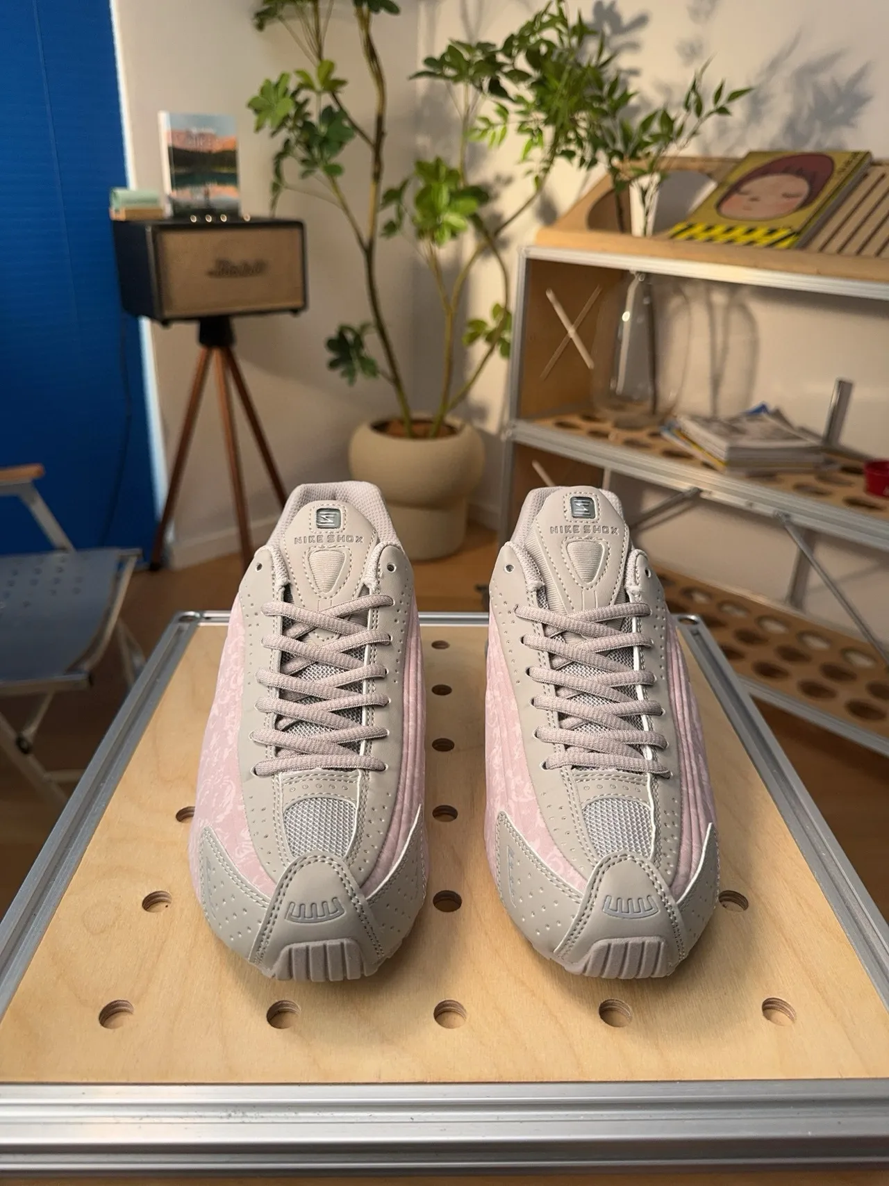 Nike Shox Pink Gray Low-Top Column Cushioning Lifestyle Sneakers 5