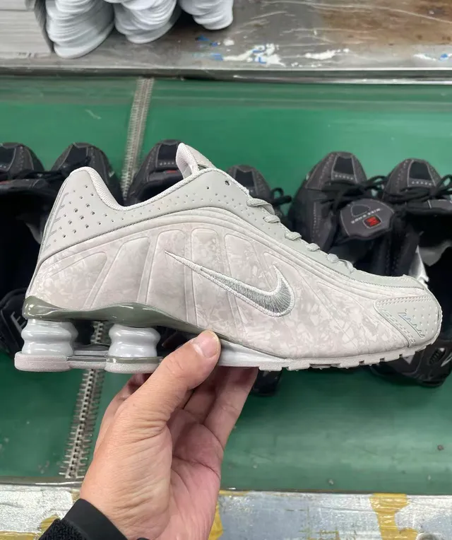 Nike Shox Pink Gray Low-Top Column Cushioning Lifestyle Sneakers 7