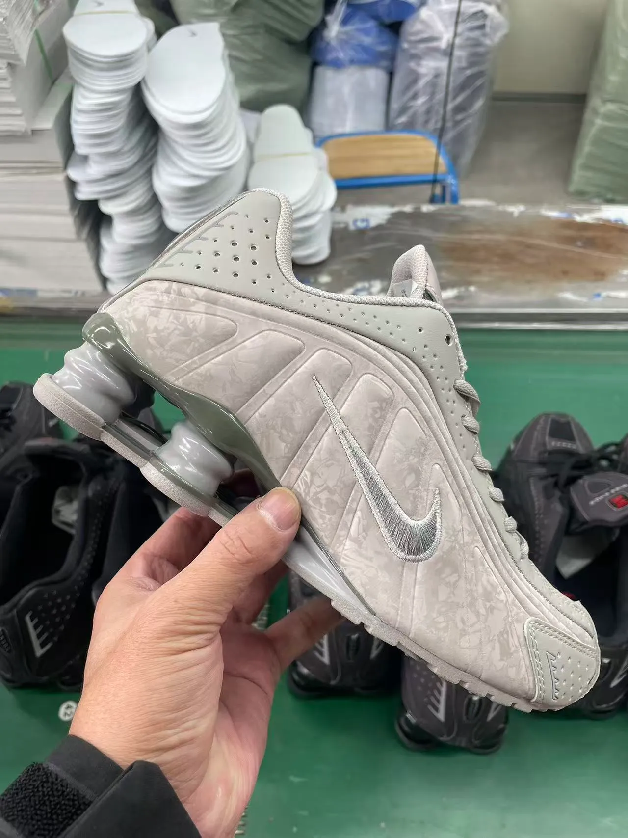 Nike Shox Pink Gray Low-Top Column Cushioning Lifestyle Sneakers 8
