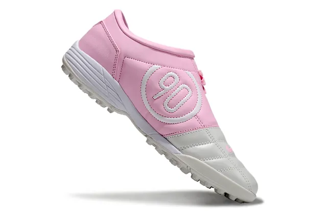 Nike Total 90 III Chaussures de football Turf blanc et rose 2