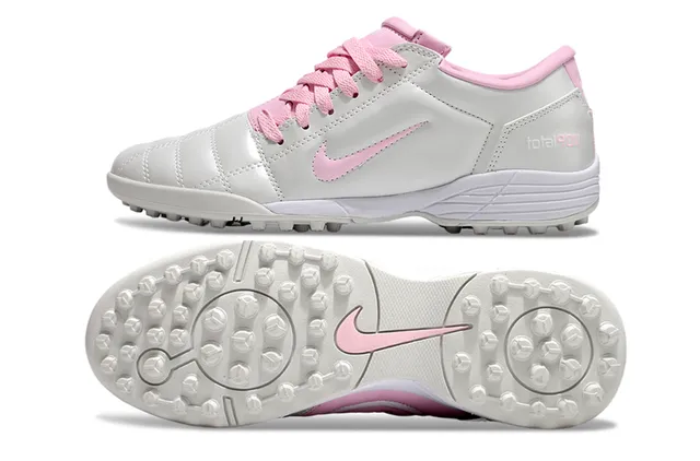 Nike Total 90 III Chaussures de football Turf blanc et rose 4