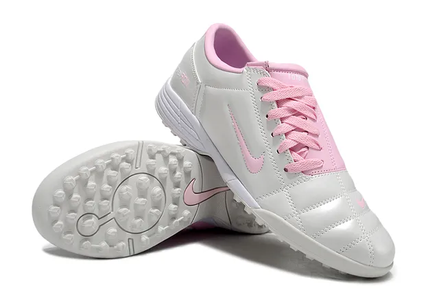 Nike Total 90 III Chaussures de football Turf blanc et rose 6