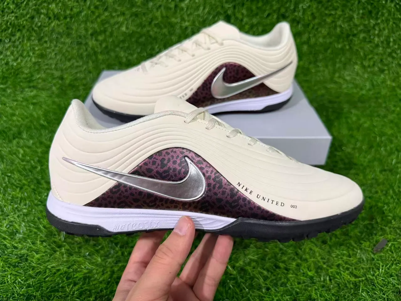 Nike United 003 Estampado de leopardo Césped artificial Zapatos de fútbol 3