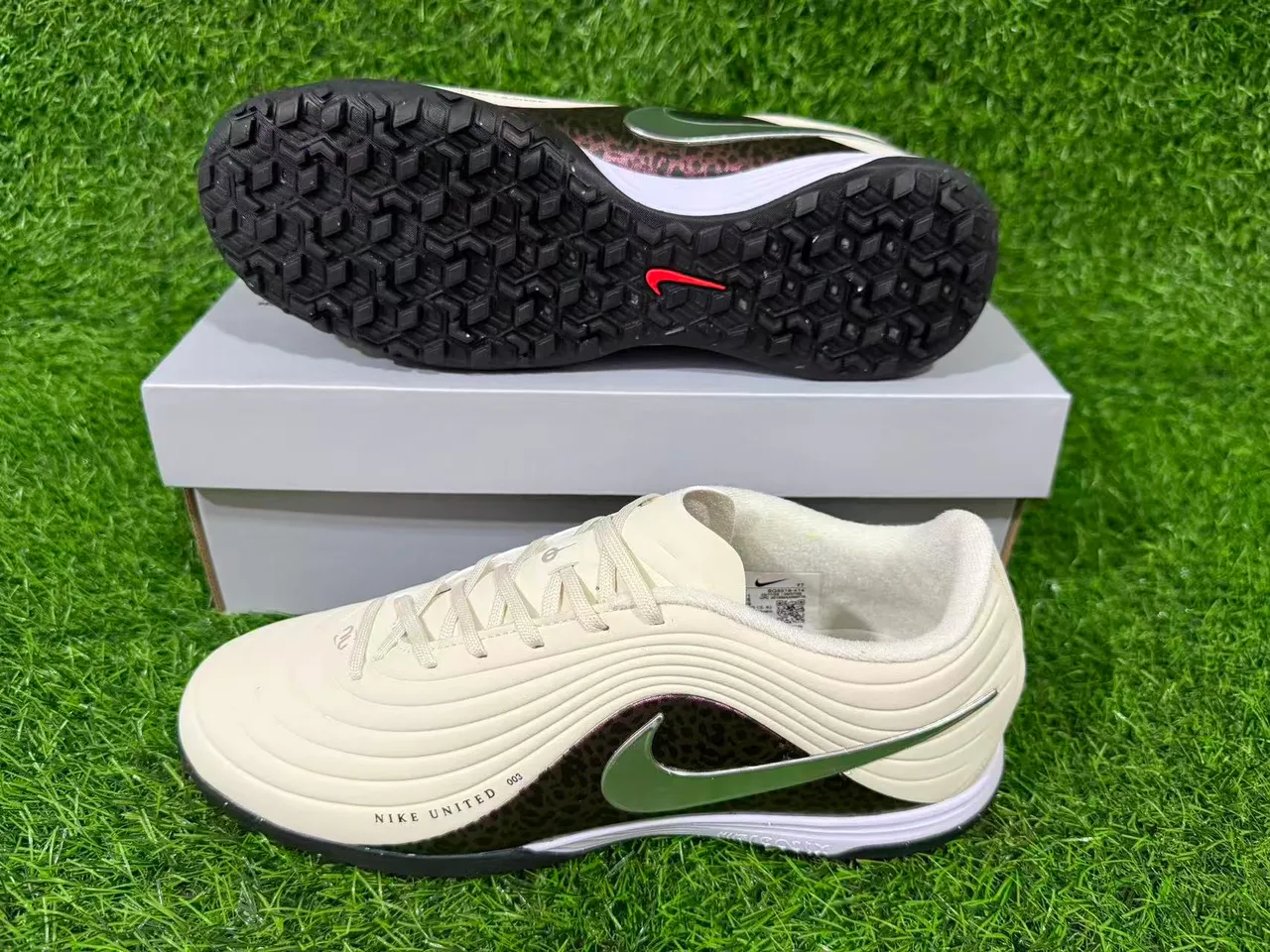 Nike United 003 Estampado de leopardo Césped artificial Zapatos de fútbol 7