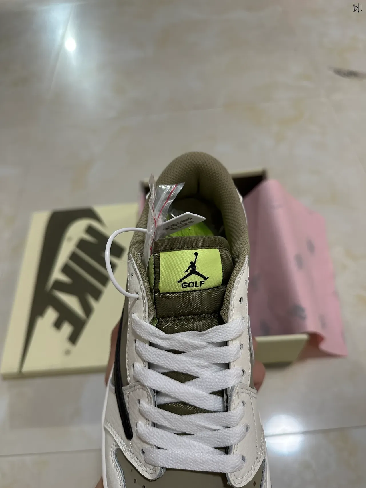 Nike White Beige Low-Top Layered Leather/synthetic Upper Lifestyle Sneakers 4