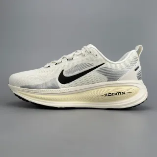 Nike Chaussures de Running Blanc et Noir avec tige en Knit Engineered et Médiasemelle ZoomX