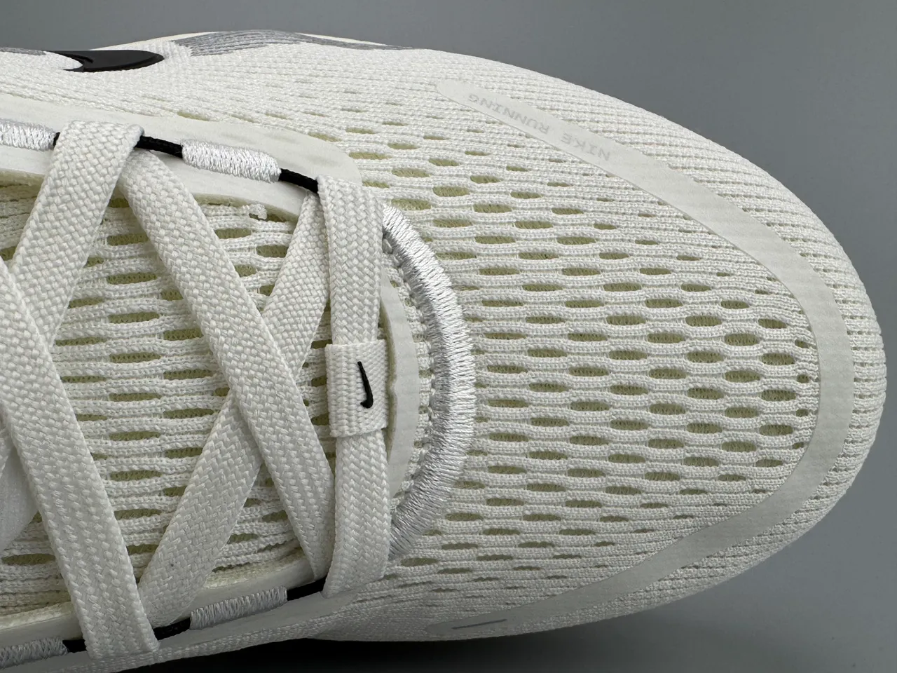 Nike White Black Engineered Knit Upper ZoomX Midsole Running Shoes 4
