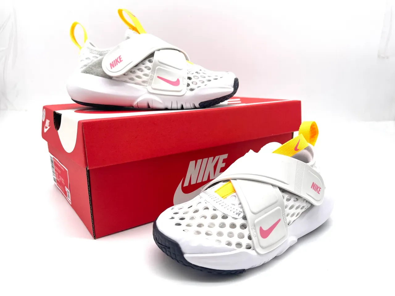 Nike White Black Laceless Strap Closure Perforated Mesh Upper Lifestyle Sneakers 3