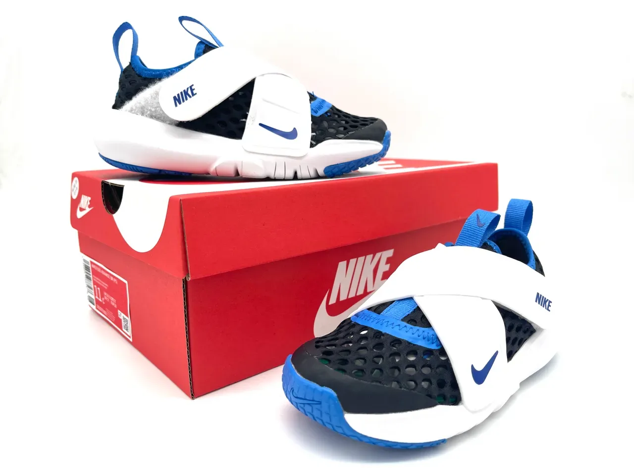 Nike White Black Laceless Strap Closure Perforated Mesh Upper Lifestyle Sneakers 7