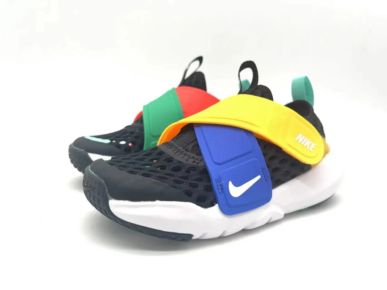 Nike White Black Laceless Strap Closure Perforated Mesh Upper Lifestyle Sneakers 16